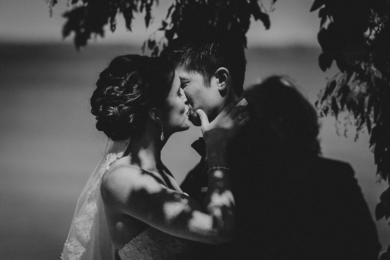 Backyard Vintage Wedding by Toronto Wedding Photographer Avangard Photography