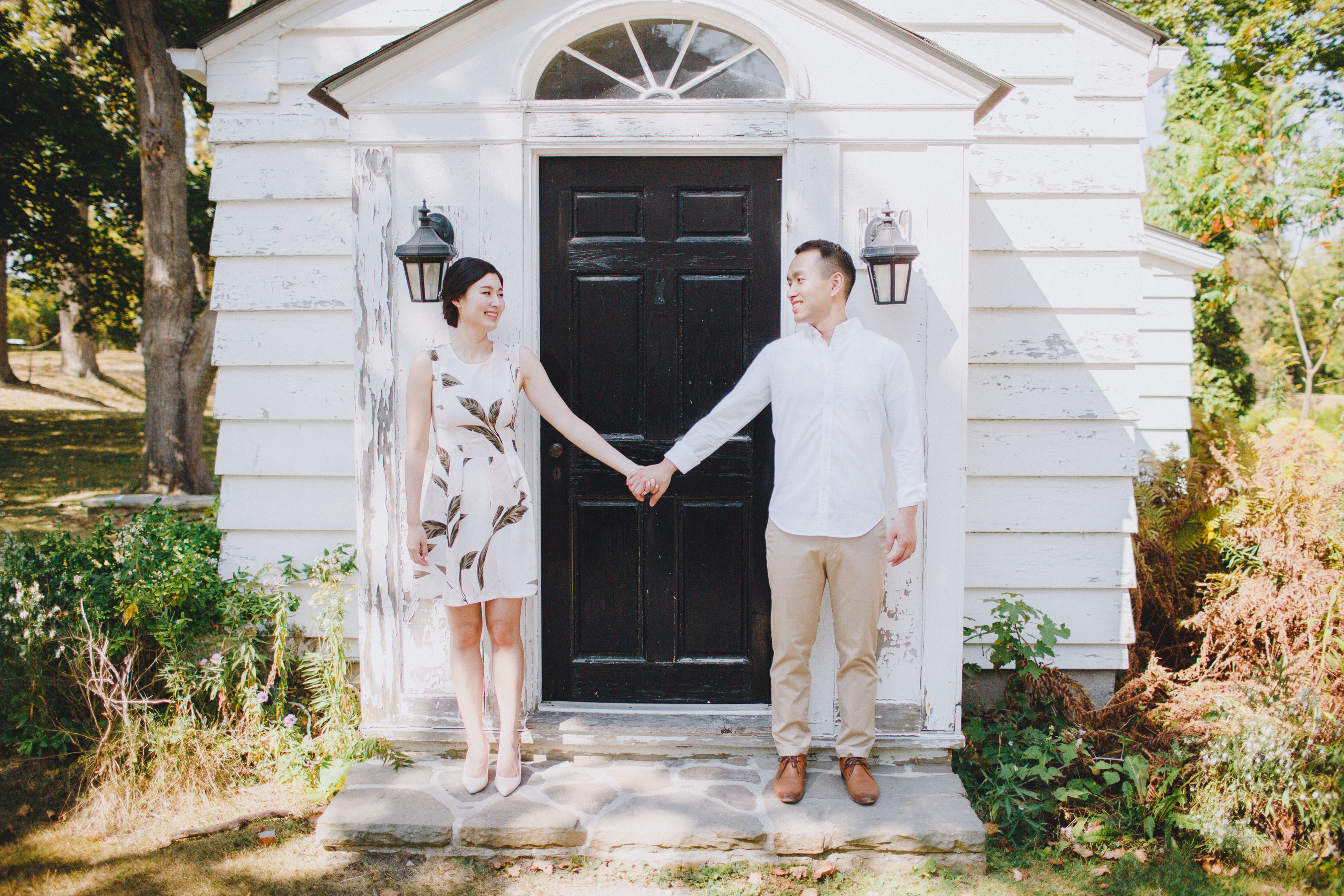 Farm-Engagement-Pictures-by-Top-Toronto-Wedding-Photographer