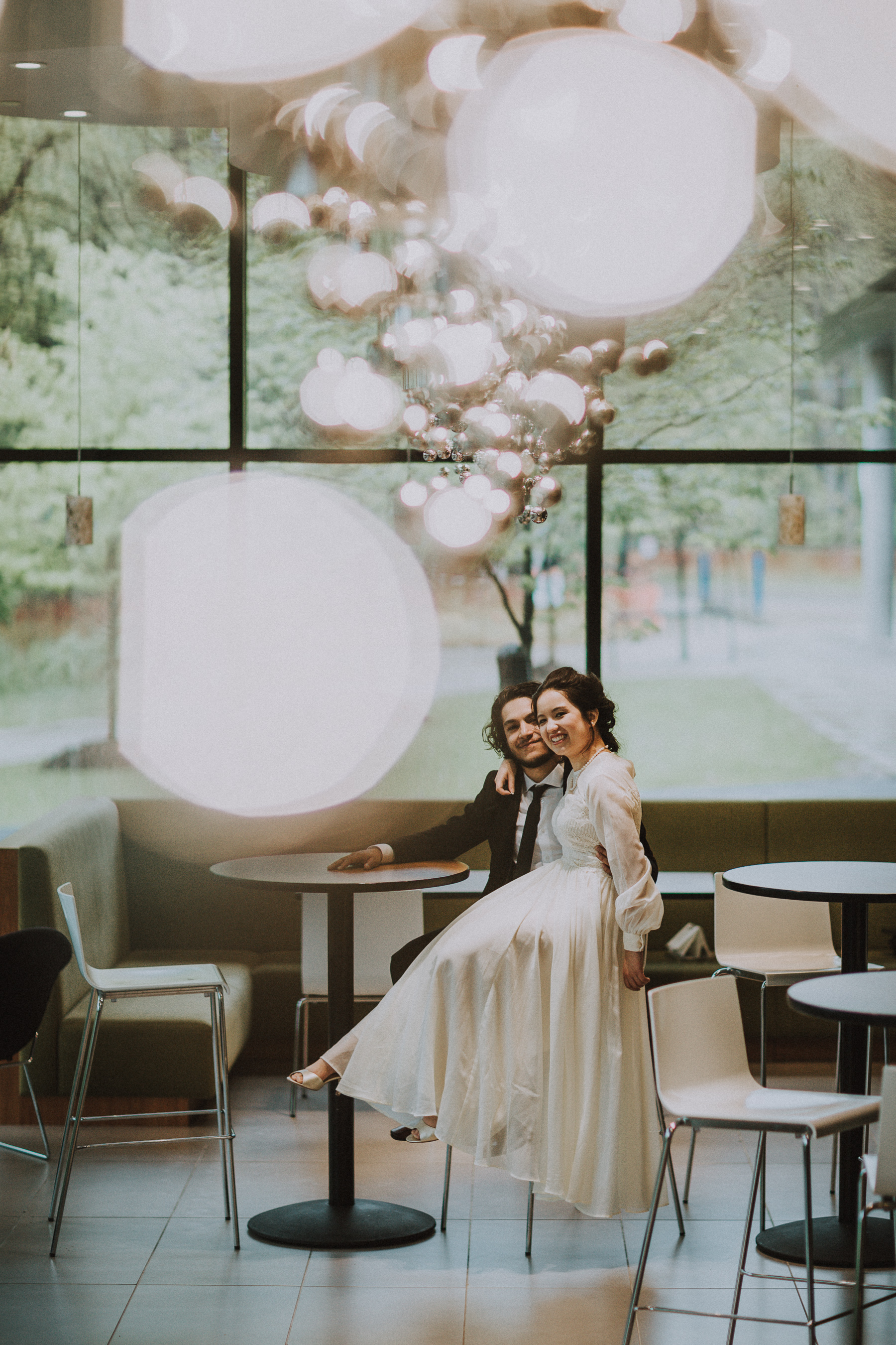 U of T Campus Wedding Pictures by Toronto Wedding Photographer