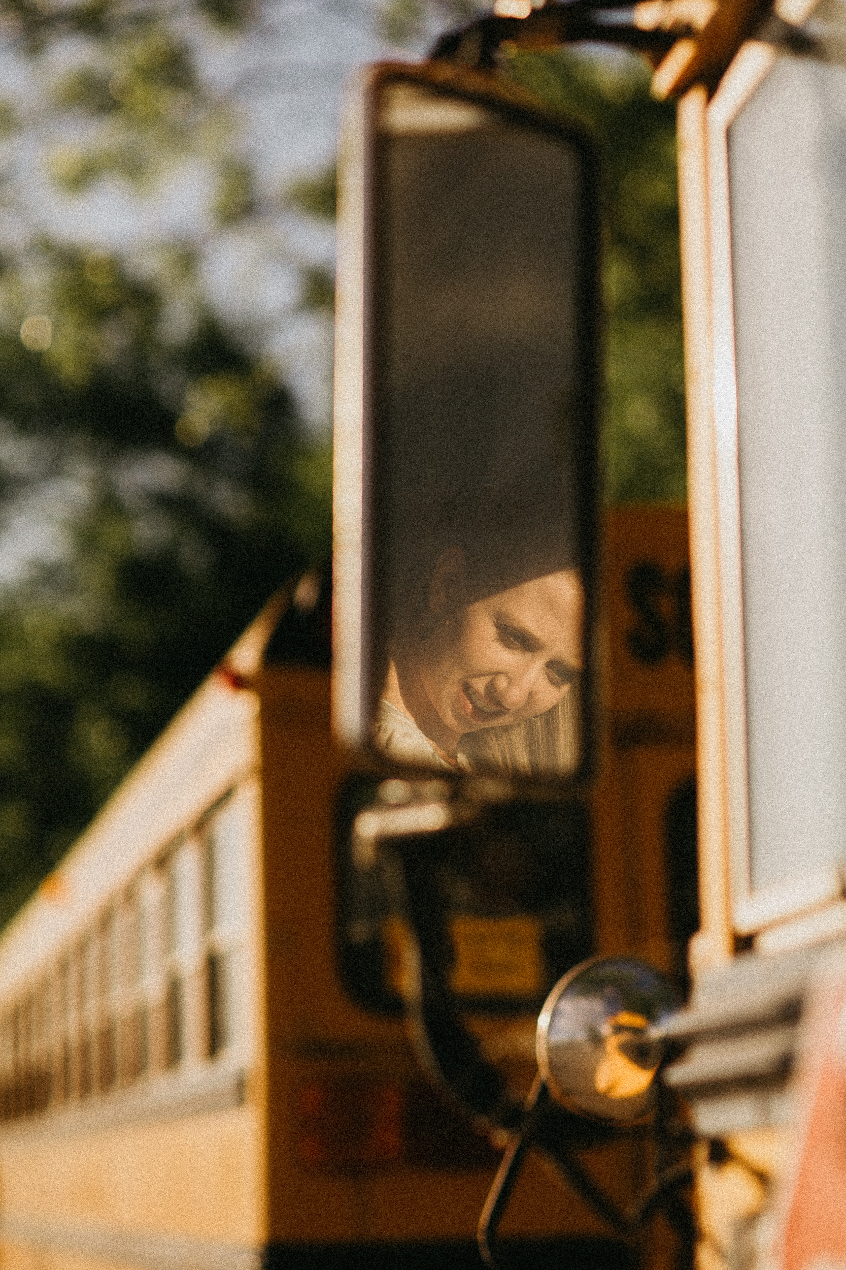 Love at the Docks: A Snapshot of Romance with Avangard Photography